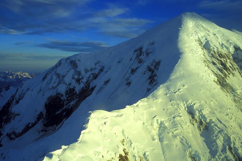 The upper part of the Sultana Ridge on Mt. Foraker. The route follows ...