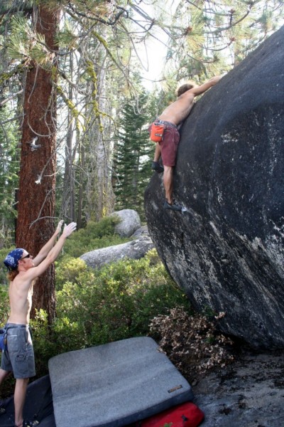 Jesse Bonin does Hotter Than Hell V7/8FA in the 08 comp!