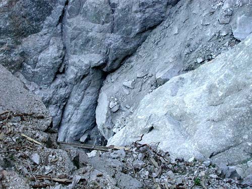 Middle Cathedral - Photo Gallery - East Buttress 5.10c or 5.9 A0