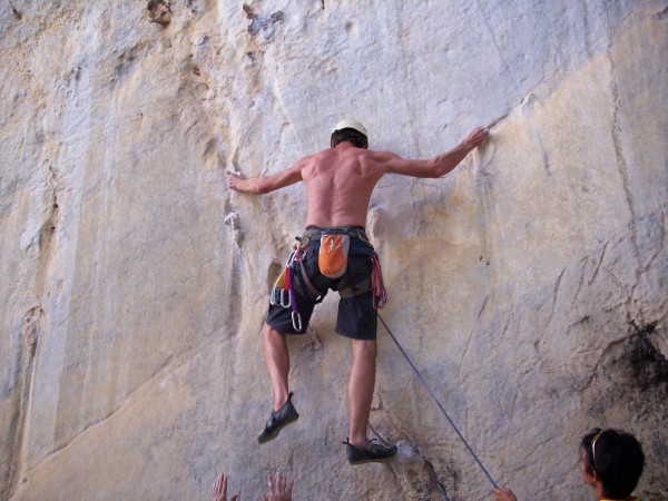 Here is a sequence of pics from my onsight attempt of Black Foot 5.12a...