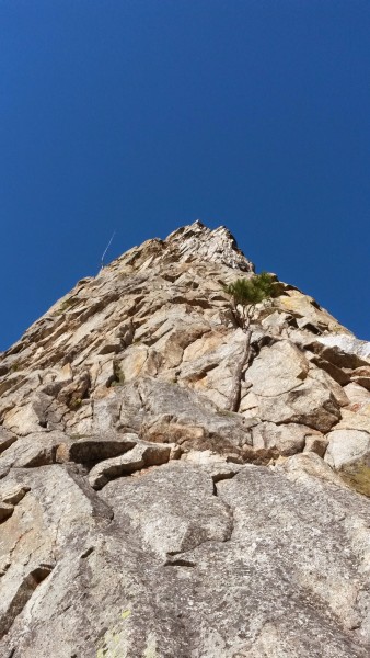 Looking at the upper pitches of SW Buttress of Nez Perce